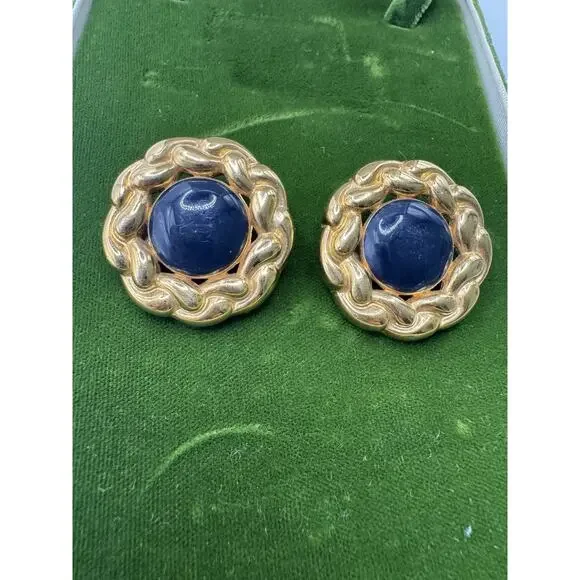 VINTAGE SIGNED ST.‎ JOHN GOLD TONE DARK BLUE CABOCHON CLIP EARRINGS